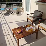 Orsan - Elegant Apartment With Private Terrace